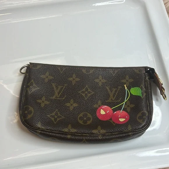 LOUIS VUITTON CHERRY 🍒 MURIKAMI POCHETTE VINTAGE - Picture 10 of 10